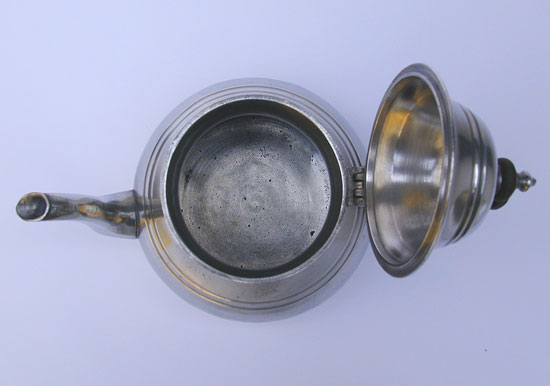 A Quart Antique Pewter English Export Teapot by John Townsend
