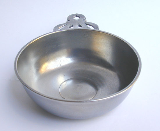 A Unmarked Boardman Coronet Handle Pewter Porringer