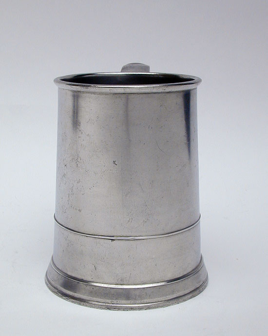 A Handsome Unmarked 18th Century Middletown Quart Pewter Mug