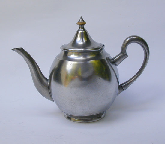 A Fine Export Egg-Shaped Teapot by Robert Bush Jr.
