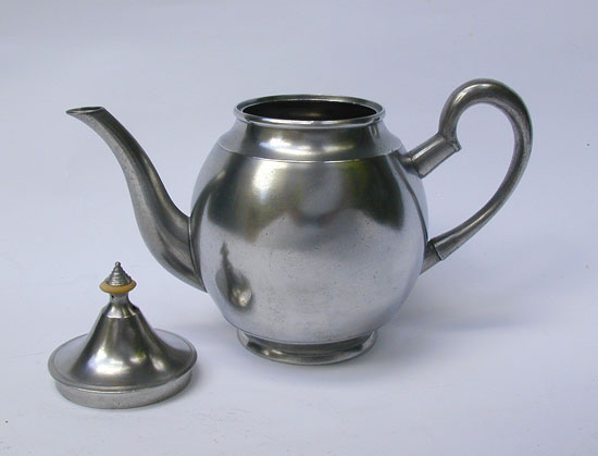 A Fine Export Egg-Shaped Teapot by Robert Bush Jr.