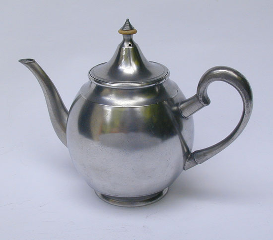 A Fine Export Egg-Shaped Teapot by Robert Bush Jr.