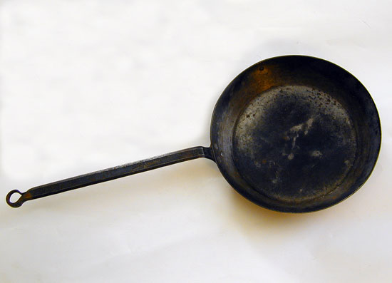A Size 1 Whitfield Frypan