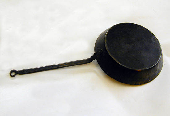 A Size 1 Whitfield Frypan