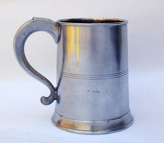 An Unmarked Quart Connecticut Mug
